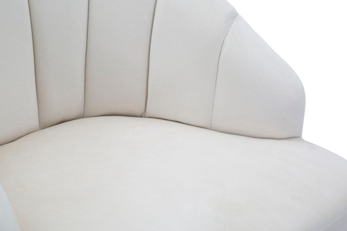 Poltrona "Shell" in poliestere gambe in metallo per interni