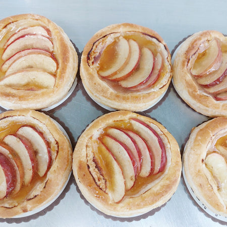 Sfogliatelle alla marmellata di albicocca e crema pasticcera