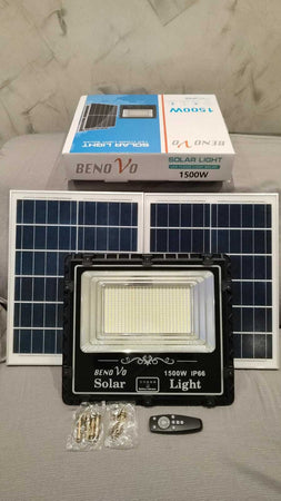 Faro Stradale LED Doppio Pannello Solare 1500W Crepuscolare Luce Fredda IP66