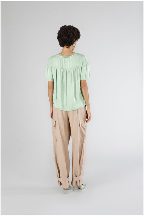 BLUSA SCOLLO A V IN SATIN