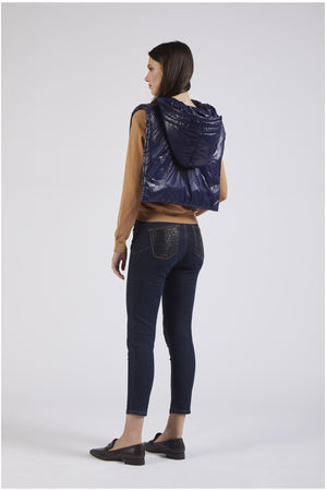 CAPPUCCIO CON DAVANTI IN MAGLIA