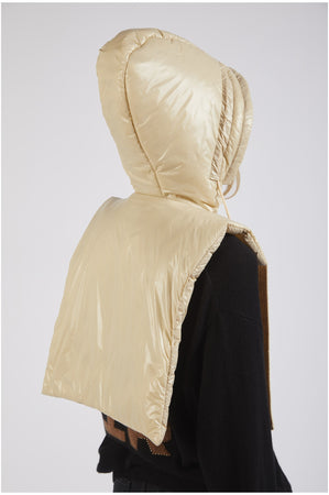 CAPPUCCIO CON DAVANTI IN MAGLIA