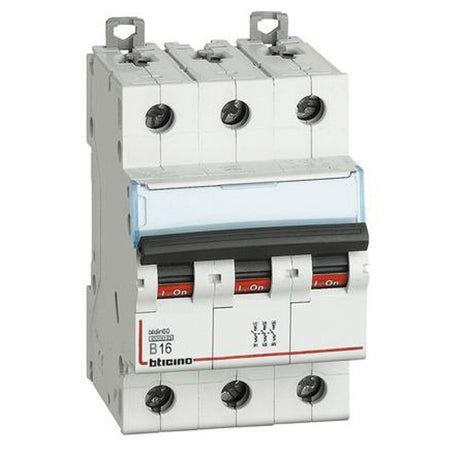 Interruttore magnetotermico 3 poli 3 moduli 16A curva B Bticino