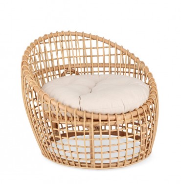 Poltrona "Camaleonte" con struttura in rattan e cuscino