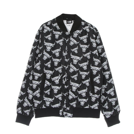 NEW ERA Giubbotto Bomber Uomo Nba All Over Print Distressed Logo Bomber Jacket Chibul Black da uomo
