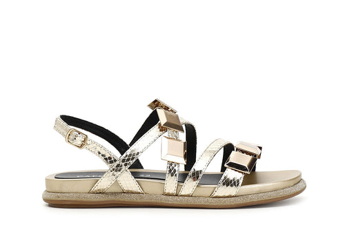 SANDALO ASIMMETRICO CON ACCESSORI IN METALLO