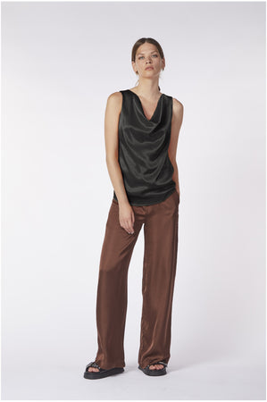 TOP CON SCOLLO DRAPPEGGIATO