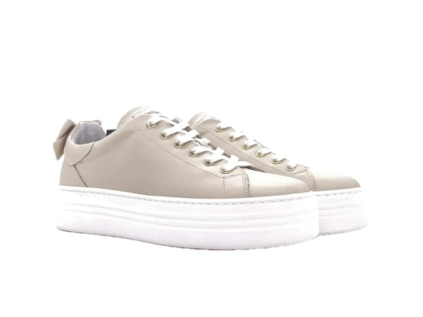 NERO GIARDINI Sneaker con fiocco Donna Milk
