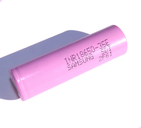 1 BATTERIA SAMSUNG 18650 INR-35E 3500mAh 3,7V LITIO SVAPO TESTA PIATTA  PACCO BATTERIA RICAMBIO TORCIA