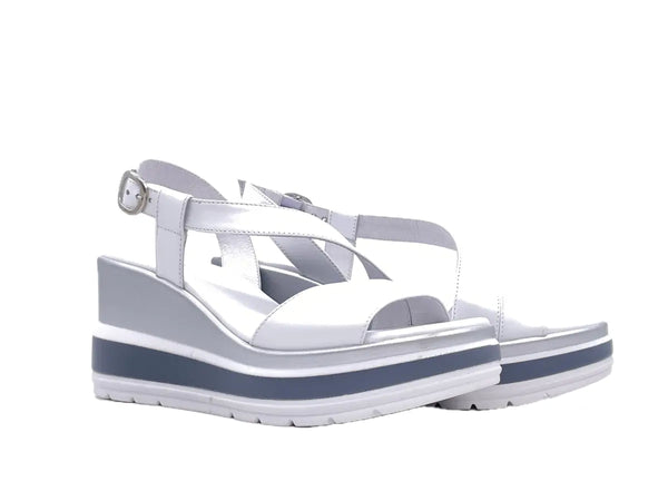 NERO GIARDINI Sandali donna con zeppa in pelle bianca