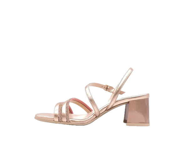 NERO GIARDINI Sandali donna in pelle laminata phard