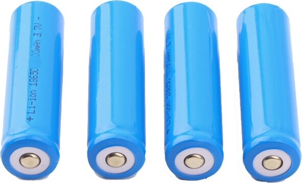 4-Batterie-Batteria-Ricaricabile-Ioni-Di-Litio-680-Mah-3.7v-Bl-18650-Torce-Led