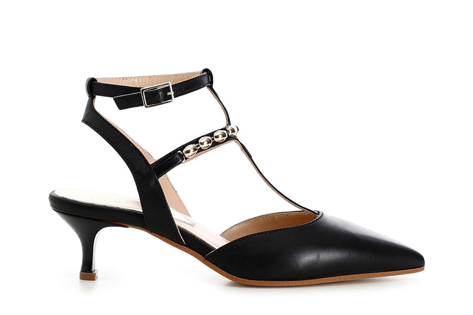 SCARPE IN PELLE CON LACCIO ALLA CAVIGLIA E ACCESSORIO