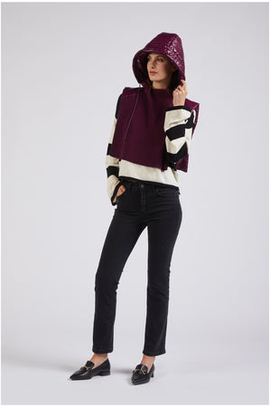 CAPPUCCIO CON DAVANTI IN MAGLIA