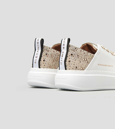 wembley-woman-white-peach (3)