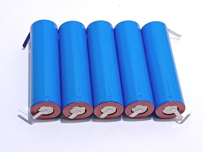 5 Batterie 18650 3,7V Litio 2200mAh Ricaricabile Paglietta Linguette Lamelle saldabili