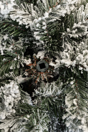 Albero di Natale Slim innevato "Fred" in PE Effetto Real Touch + PVC + Flock