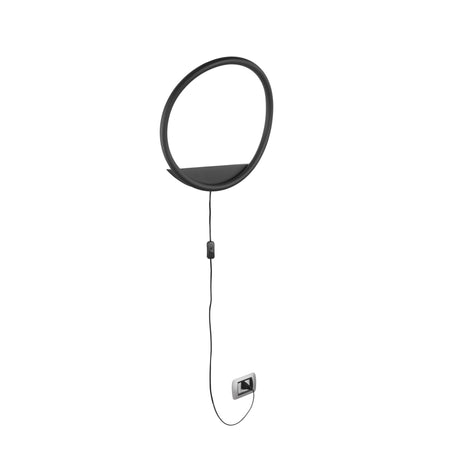 L’applique presenta una struttura in metallo e un diffusore in silicone Nero 15X35 cm