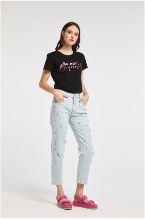 PANTALONE REGULAR CON STRAS