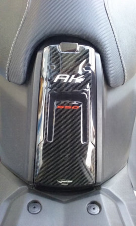 Adesivo Sportello Serbatoio 3d Compatibile Scooter Kymco Ak 550 2017-2022