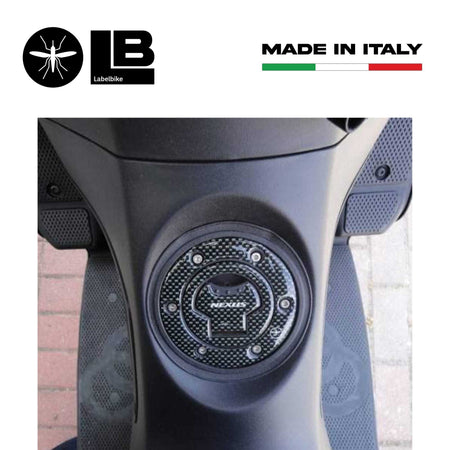 Tappo ADESIVI 3D CARBONIO PROTEZIONE SERBATOIO x Scooter GILERA NEXUS dal 2008