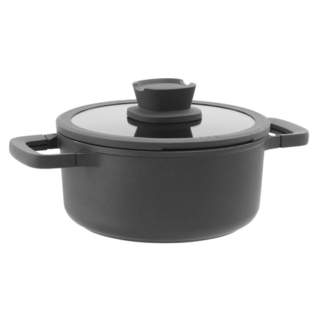 Casseruola Stone+ 20cm in alluminio pressofuso con rivestimento ceramico, coperchio in vetro con foro vapore e poggiamestolo, adatta a tutti i piani cottura.
