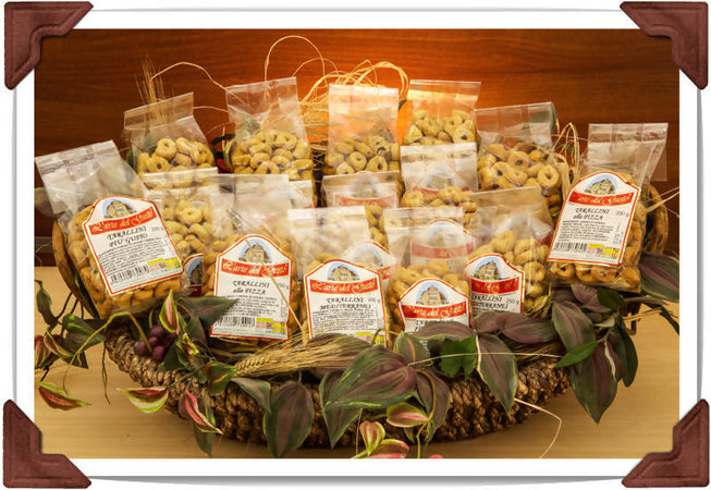 6x Box contenente 6 confezioni di Taralli Pugliesi caserecci fatti a mano da 250 gr (olive nere, finocchio, pizza, cipolla, olio e multicereali) Prodotti Alimentari C.B.C.