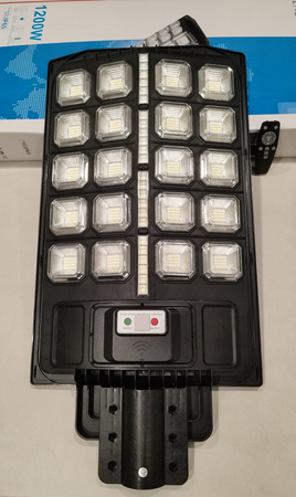 LAMPIONE STRADALE con PANNELLO SOLARE LUCE LED 1200W SENSORE CREPUSCOLARE IP65