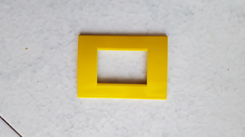 PLACCA GIALLA IN ABS PER SCATOLE RETTANGOLARI SERIE SOFT 3/4/6 POSTI