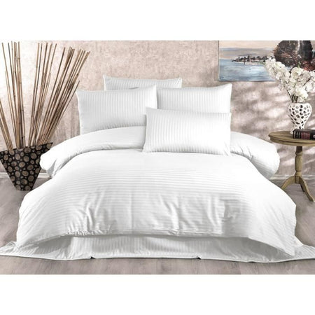 Completo letto - 1 copripiumino 220 x 240 cm + 2 federe 60 x 60 cm - 70% poliestere, 30% cotone - Bianco