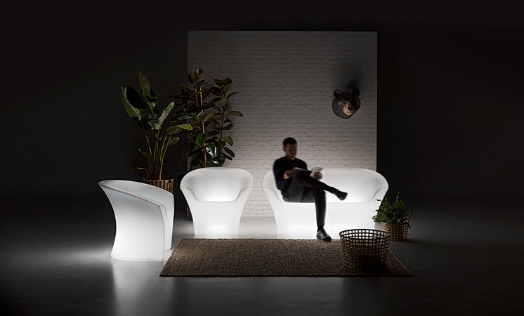 Poltrona sofa "Ohla" struttura in polietilene per esterno