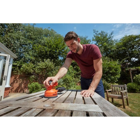 BLACK & DECKER Levigatrice eccentrica -230 watt