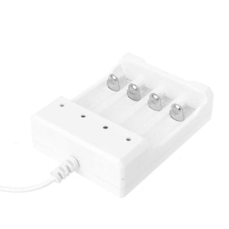 Carica Batterie al Litio 4 Slot Da Tavolo DC 3,7V 4.2V LC18650 LC16340 CR123A