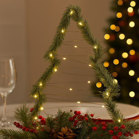Alberello di Natale con bacche, pigne e luci led decorazione natalizia