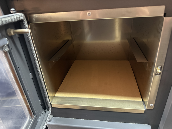 Stufa a Legna Vulcano Con Fornetto Ventilata Mis.L.53 Xp.43 X133 H.