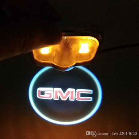 Logo Led Proiettore Sottoporta GMC  12V 5W Adesivo Cortesia Luci Universale Auto