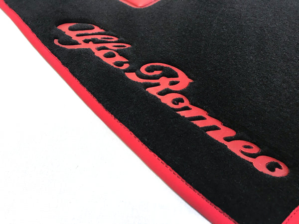 Tappetini in moquette (Velluto) "Waterloo" Alfa Romeo Giulia (2016+)