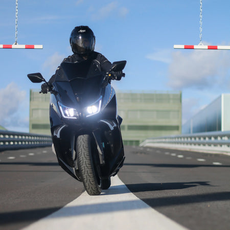 KIT LED H11 70W 9000LM CANBUS per T-MAX 530 – Abbagliante e Anabbagliante 6000K Bianco Ghiaccio – Compatibile senza Errori