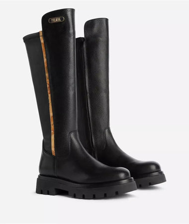 Alviero Martini Donna Stivali in pelle granata con logo smaltato