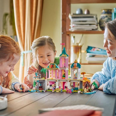 LEGO  Disney 43267 Castello della Principessa e Animali Reali - Gioco per bambine dai 6 anni in su