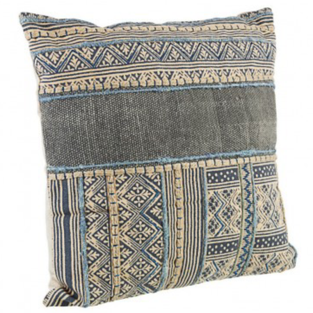 Cuscino tilak realizzato con rivestimento in cotone lavorato e ricamato a mano e imbottitura in poliestere