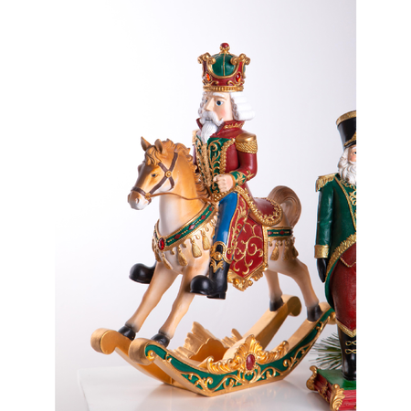 Statuetta cavallo a dondolo con babbo in resina per decorazioni interne