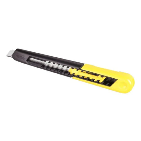 Cutter "SM9" con bloccalama a dentatura obliqua e con lama a spezzare a 12 elementi