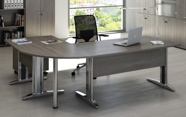 Scrivania angolare in melaminico con gambe metalliche e cassettiera cm. 220x160x72h