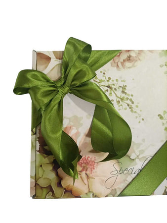 Confezione Regalo Personalizzata con Fiore e Nastro