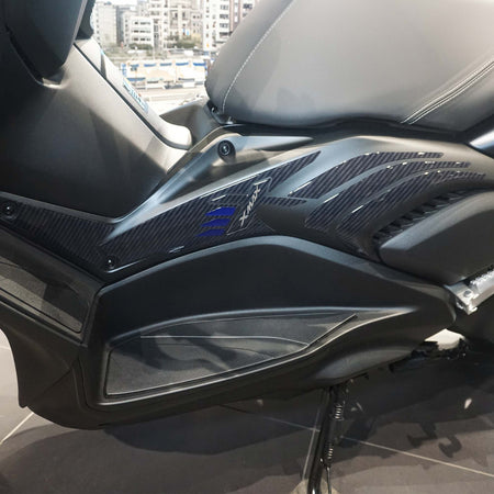 Adesivi-3D-protezioni-laterali-scooter-compatibili-con-Yamaha-Xmax-125-300-2023