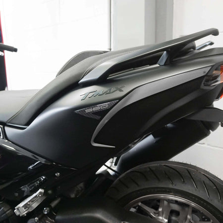 Adesivi-resinati-3D-paraspigoli-codone-scooter-compatibili-con-Yamaha-Tmax-2022-2024