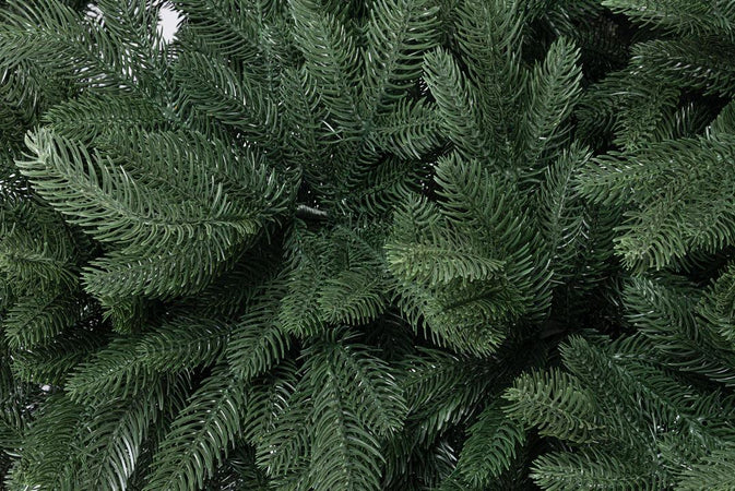 Albero di Natale slim "Cervati" in 90 % PE Effetto Real Touch + PVC di Altissima qualità