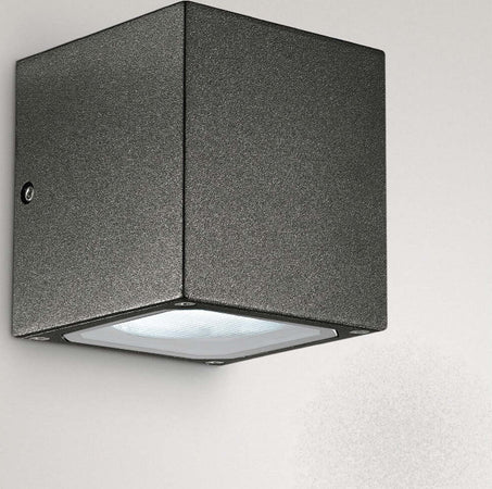 Applique-alluminio-Gea-Led-APO-GES170-LED-IP54-GX53-lampada-parete-moderna-biemissione-esterno