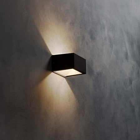 Applique-antracite-Gea-Led-GES1150-IP54-LED-bianco-dinamico-lampada-parete-moderna-esterno